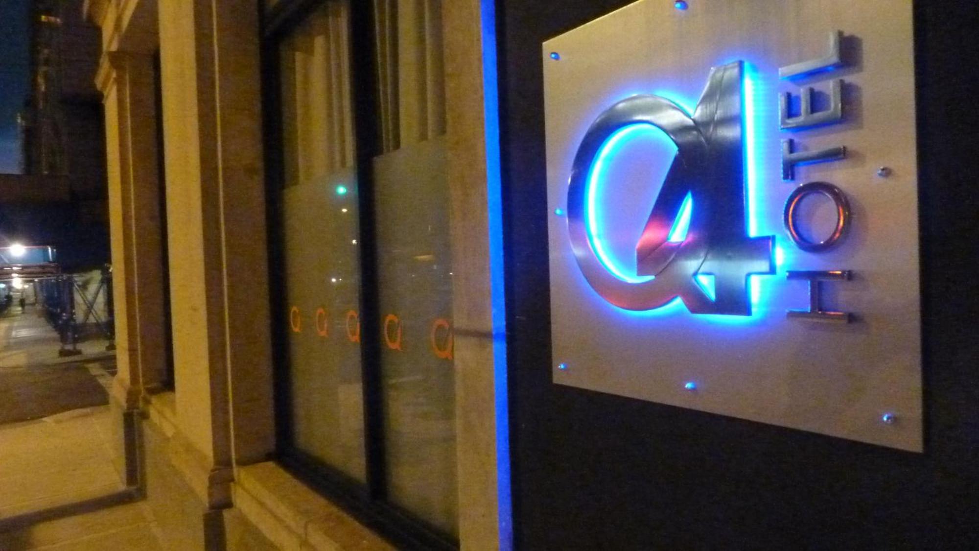 Auberge de jeunesse Q4 And *